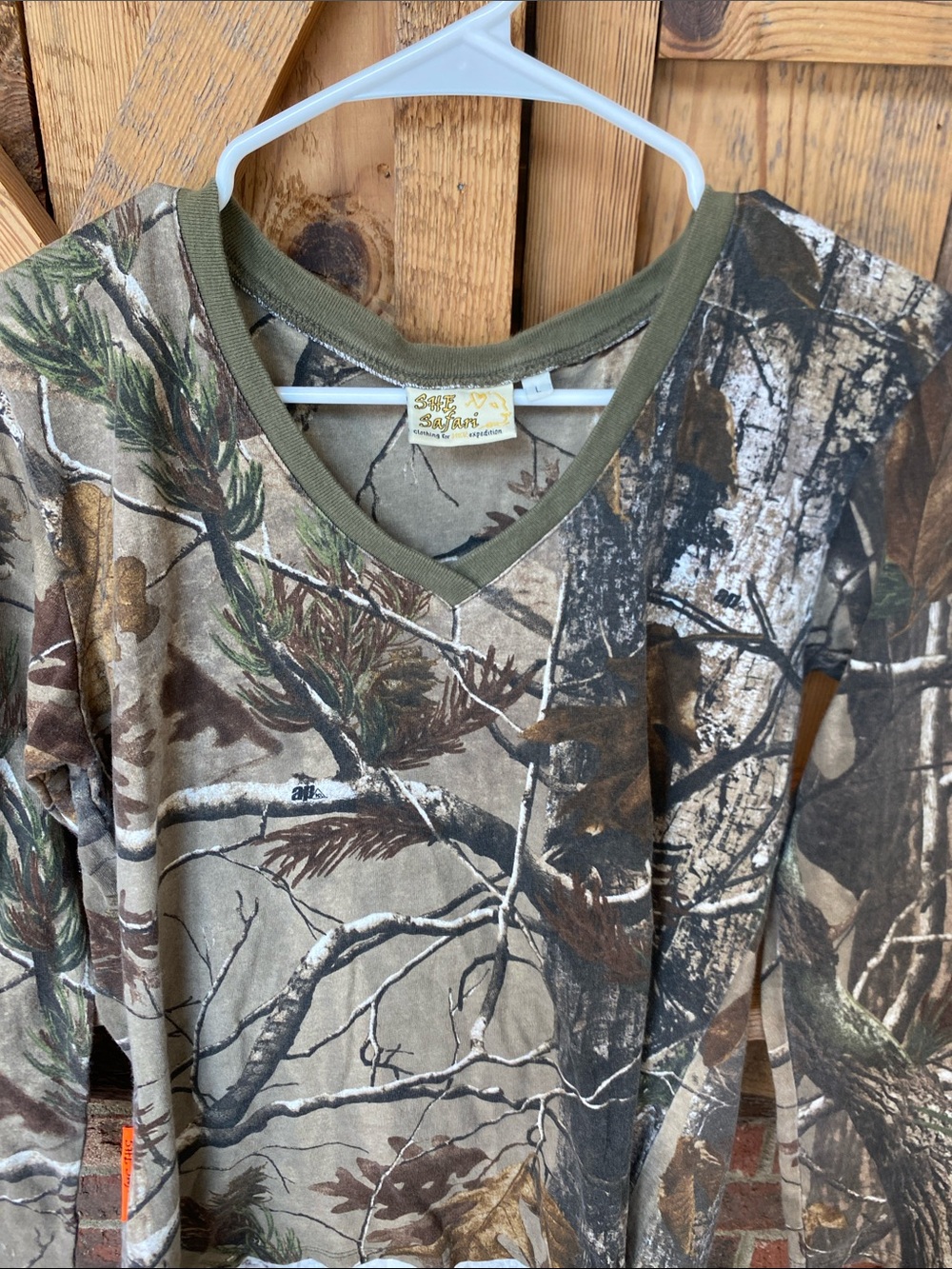 Realtree-Style Women’s She Safari V-Neck Camo Long Sleeve Shirt - Olive Trim LG